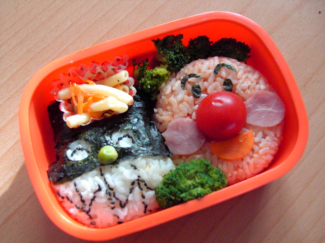 アンパンマンとバイキンマン弁当.jpg