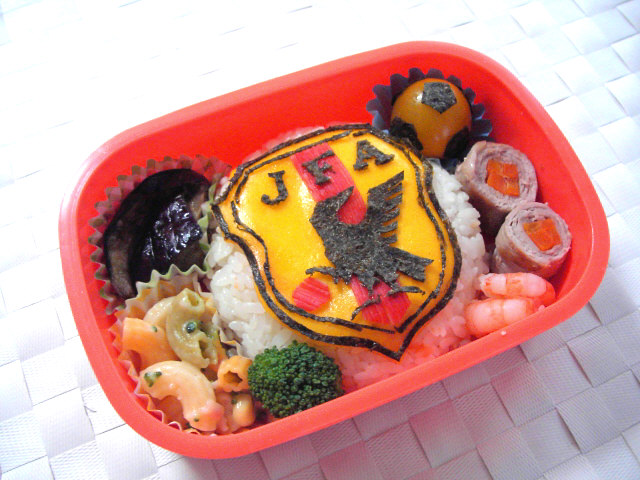お嬢のJFA弁当@.jpg